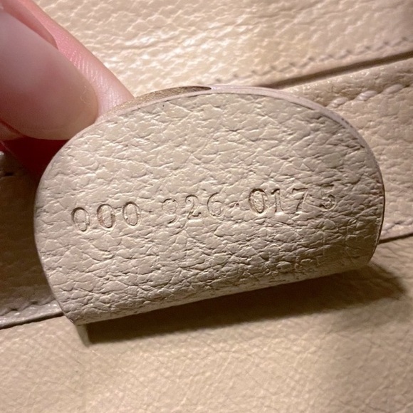 Vintage Gucci Beige Convertible Leather Crossbody Handbag with extra Beige Knob - Picture 8 of 16